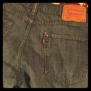 I’m selling Levi jeans, W34 L30